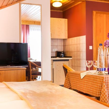 Genusshotel Hohenbogen ノイキルヒェン・バイム・ハイリゲン・ブルート エクステリア 写真