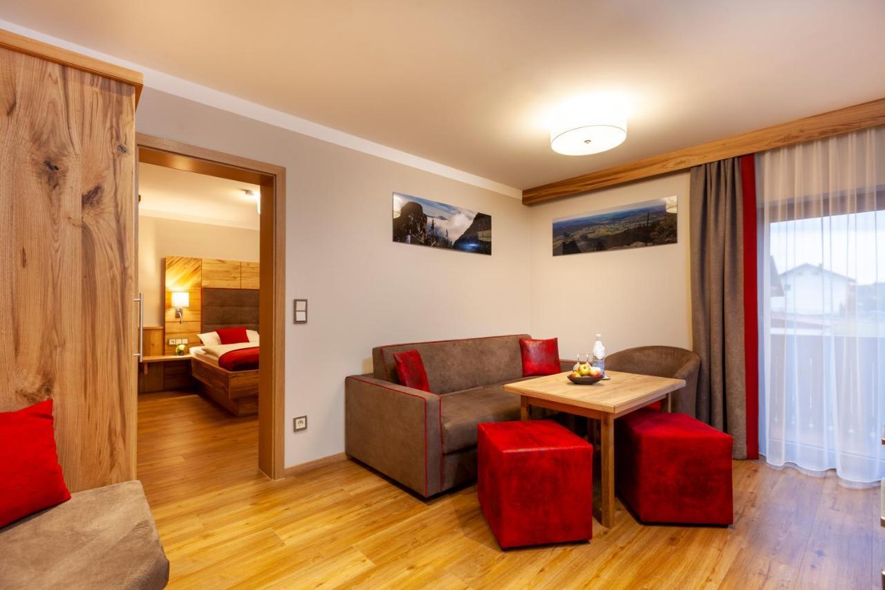 Genusshotel Hohenbogen ノイキルヒェン・バイム・ハイリゲン・ブルート エクステリア 写真