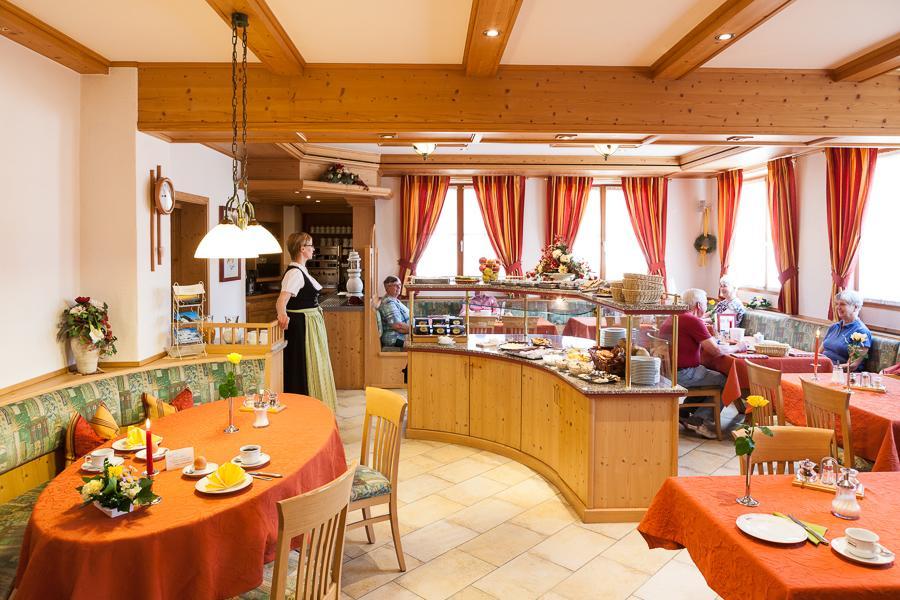 Genusshotel Hohenbogen ノイキルヒェン・バイム・ハイリゲン・ブルート エクステリア 写真
