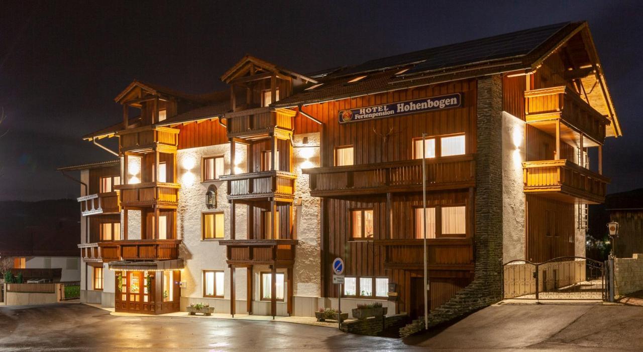 Genusshotel Hohenbogen ノイキルヒェン・バイム・ハイリゲン・ブルート エクステリア 写真