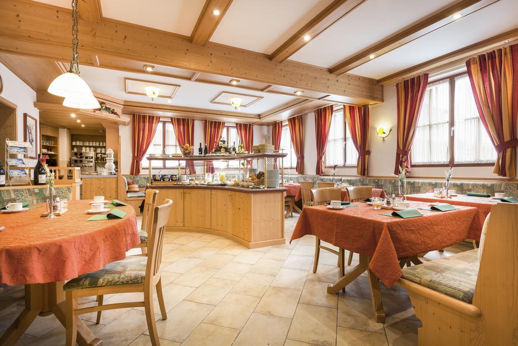 Genusshotel Hohenbogen ノイキルヒェン・バイム・ハイリゲン・ブルート エクステリア 写真