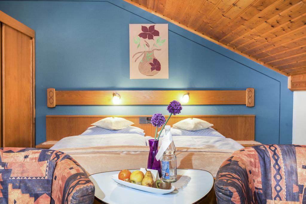 Genusshotel Hohenbogen ノイキルヒェン・バイム・ハイリゲン・ブルート エクステリア 写真