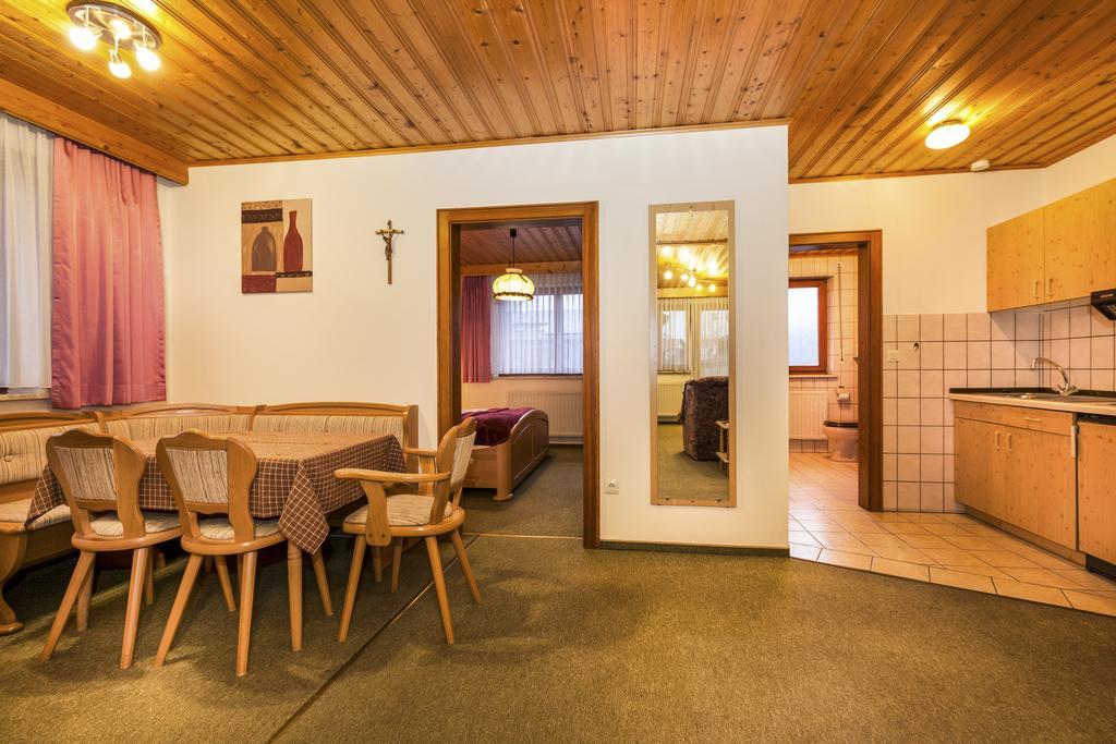 Genusshotel Hohenbogen ノイキルヒェン・バイム・ハイリゲン・ブルート エクステリア 写真