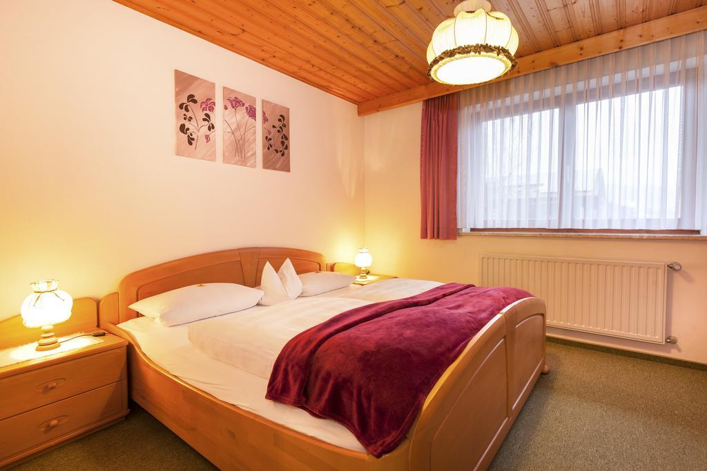 Genusshotel Hohenbogen ノイキルヒェン・バイム・ハイリゲン・ブルート エクステリア 写真