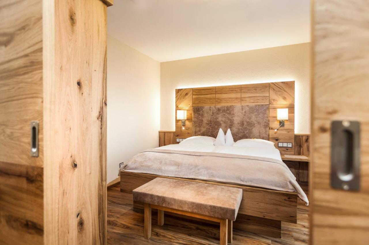 Genusshotel Hohenbogen ノイキルヒェン・バイム・ハイリゲン・ブルート エクステリア 写真